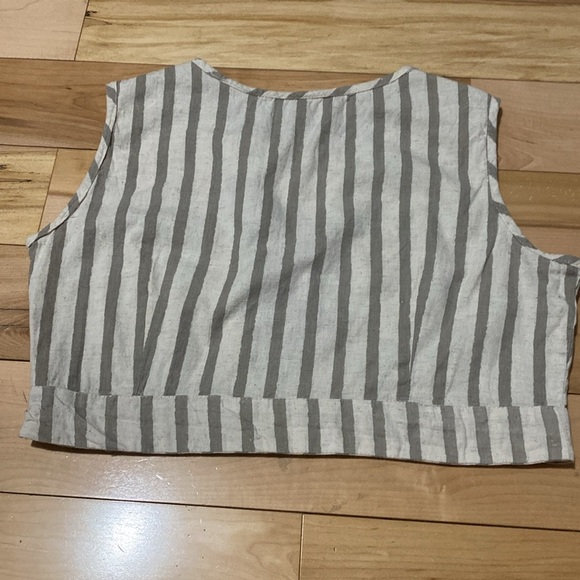 Striped Sleeveless Crop Top with Embroidered Design - Picture 8 of 15